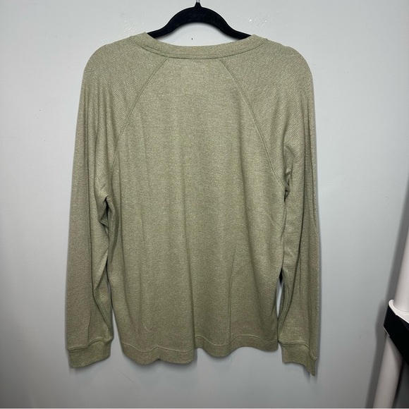 American Eagle Standard Fit Long Sleeve Pullover Sweater in Green - Picture 6 of 6